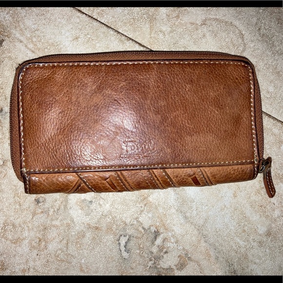 Brown fossil wallet. - Picture 2 of 5